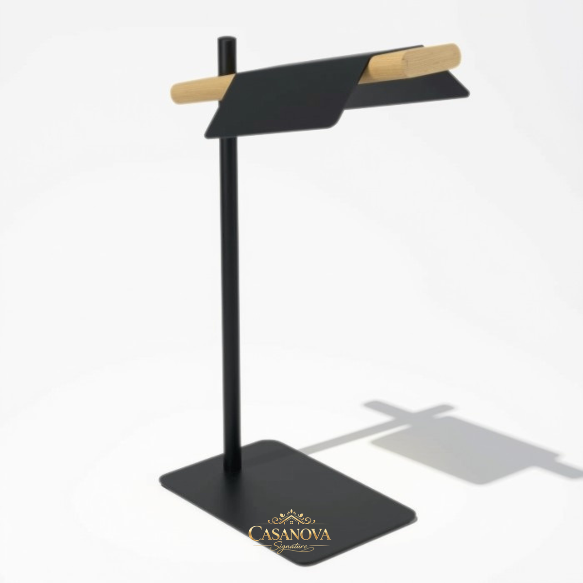 lampe-de-table-design-metal-noir-chene-clair-eglo-ermua